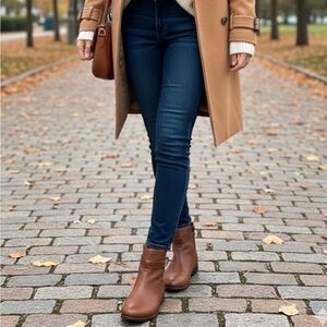 Lauren Ralph Lauren Leather Ankle Boots Tan 8.5b NIB Gold Logo